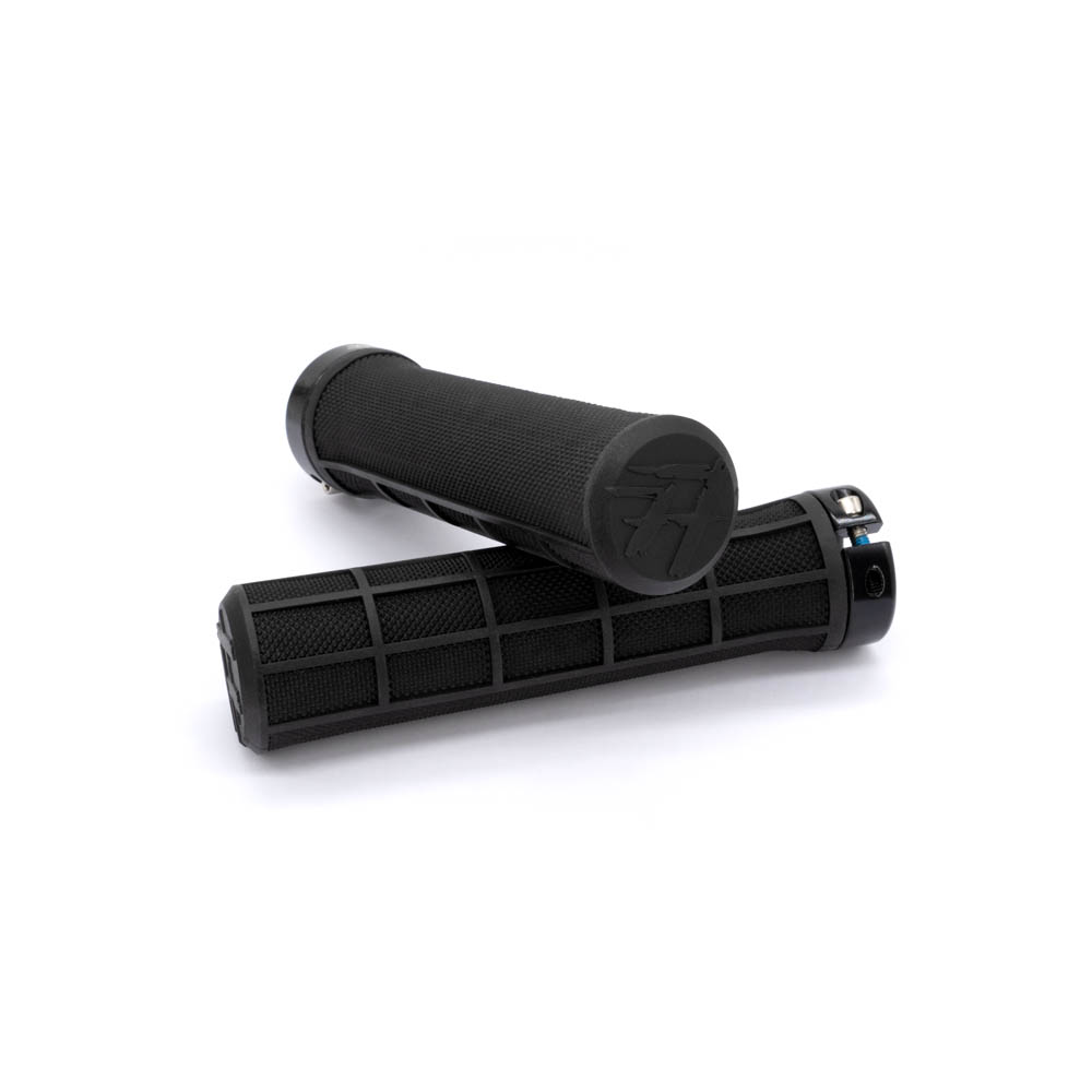 Grip 135x22 Black, Tapered with Logo