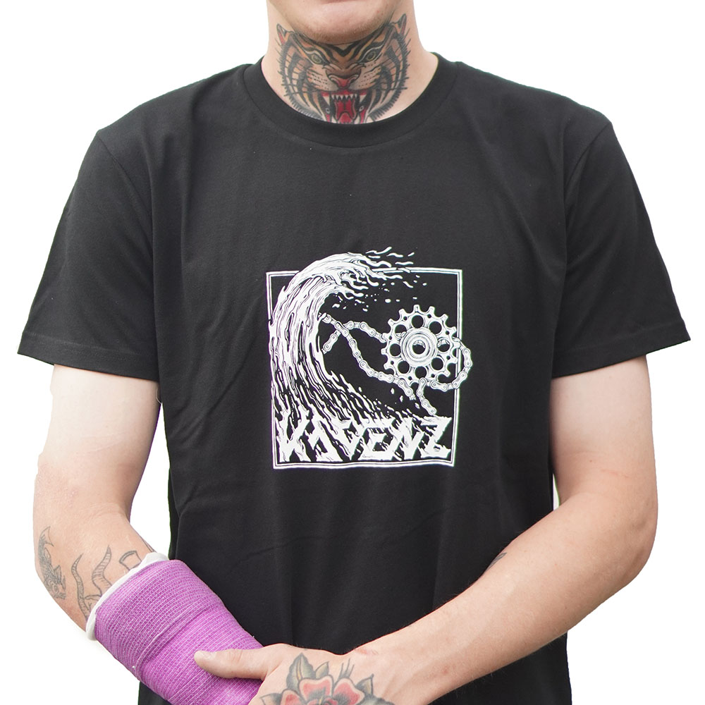 [1003535] T-Shirt KAVENZ Monster Wave Black (XS)